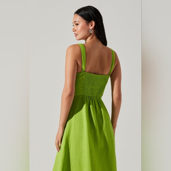 NWT ASTR the Label Women's Estella Sweetheart-Neck Midi Dress In Avocado Sz M - Picture 2 of 16